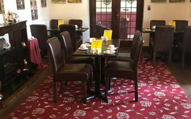 Barons Court Hotel