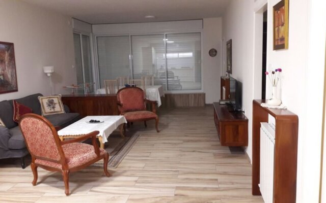 Yona Apartments