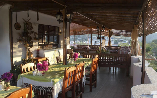 Zeybek 2 Pension & Apart
