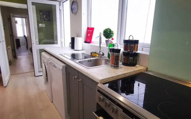 4BR Modern Botanic House
