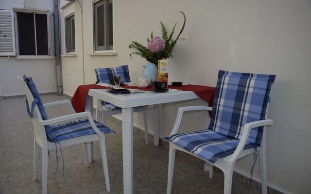 Jele Rooms