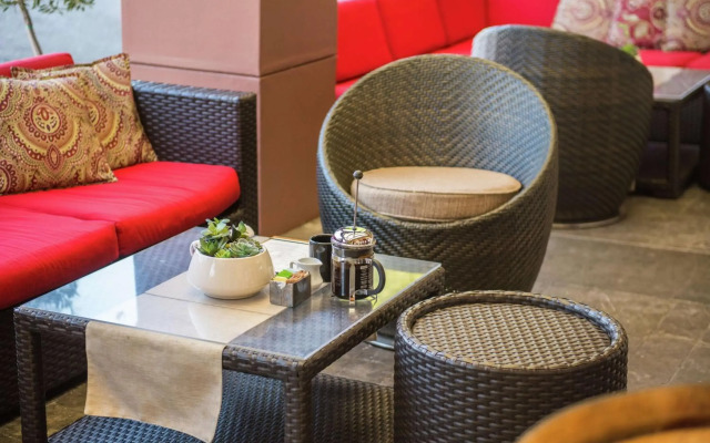 Juniper Hotel Cupertino, Curio Collection by Hilton
