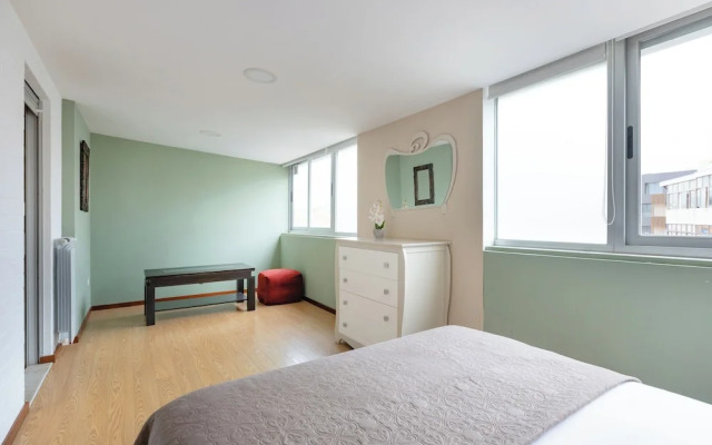 Espinho Retreat with Balcony