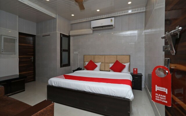 OYO 36011 Qlark Stay