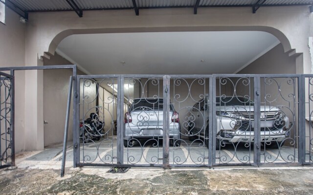 Hotel O Almahyra Guest House Syariah