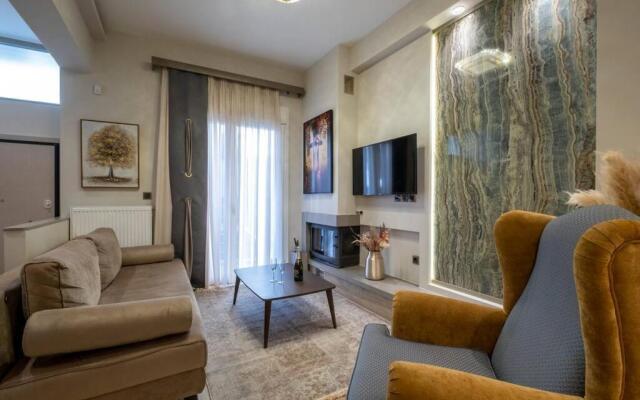 Maison De Luxx A10, Cozy Apartment with Garden In Larissa