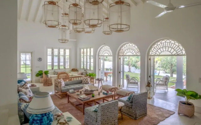 Breathtaking Villa In 02 Acres Of Tropical Walled-in Gardens