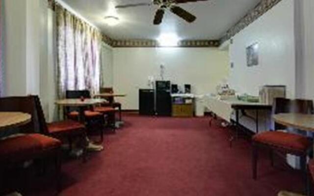 Castle Inn & Suites By OYO Chickasha