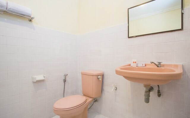 OYO 1238 Hotel Perdana Near RS Bethesda