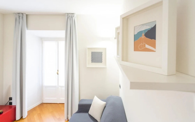 White Flat in Como City Center