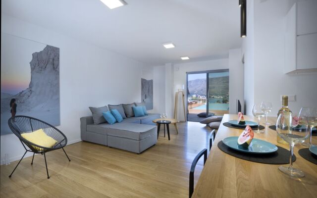 Seametry Luxury Living Apartments Adults Only