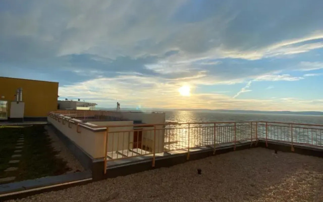 Viktória ~Vízparti ~ Medencés ~ Apartman
