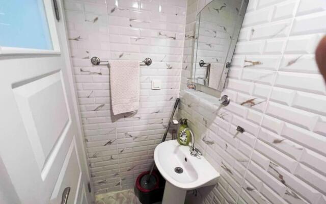 A TINY FLAT IN OLD TOWN AREA 850€ Per mounth