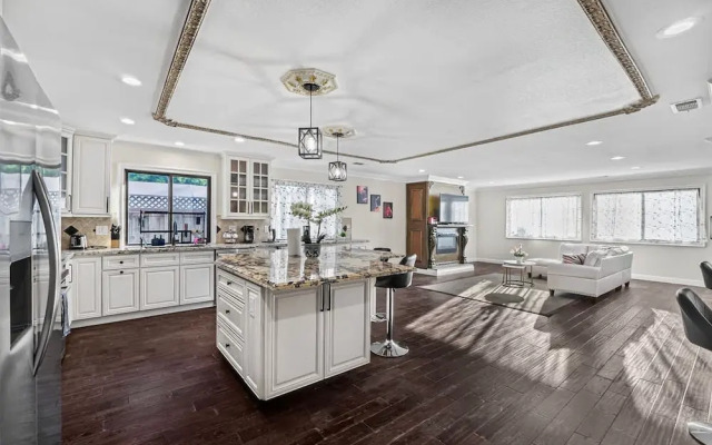 Stunning House wt 6Br 5bth SJ