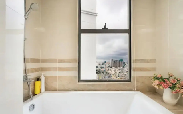Urban Zen Saigon - Royal Apartment D4