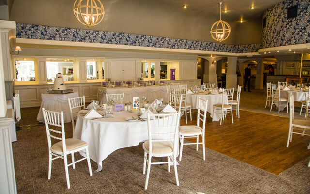 Potters Heron Hotel