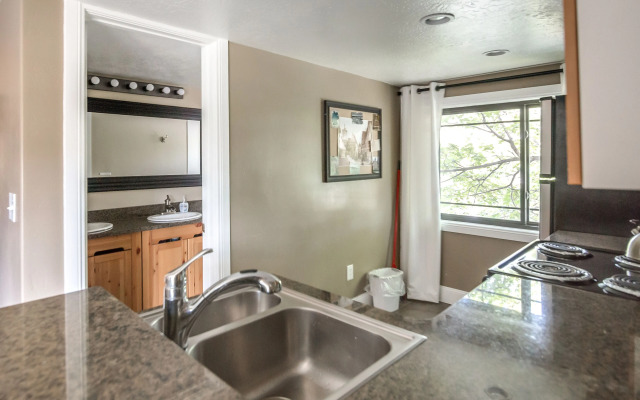 Aspenwood Manor South