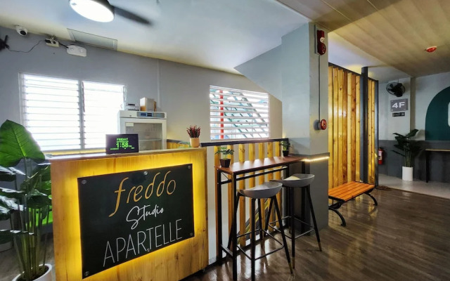 Freddo Studio Apartelle