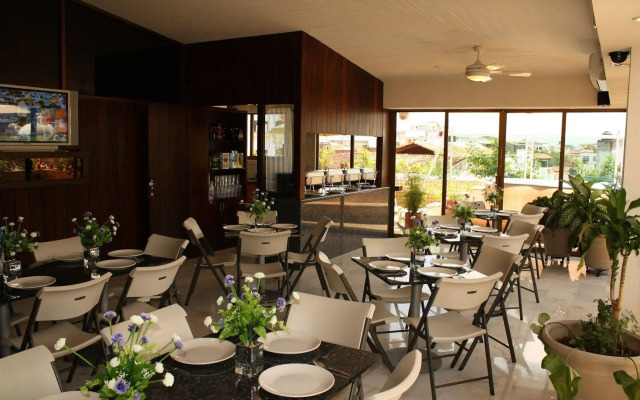 Hotel Porto Allegro - Near Malecon