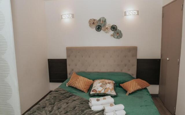 Grand studio, vue mer centre ville carte parking