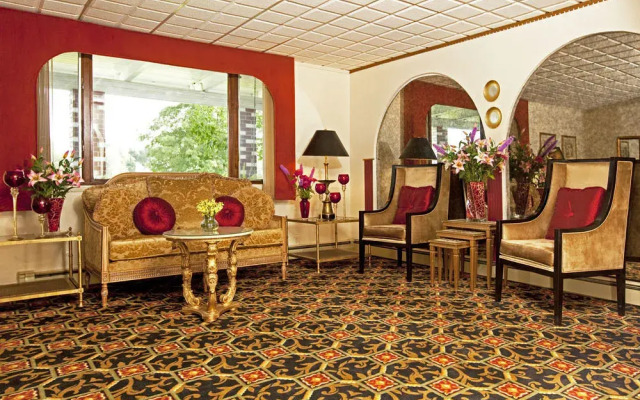 Melour Resort