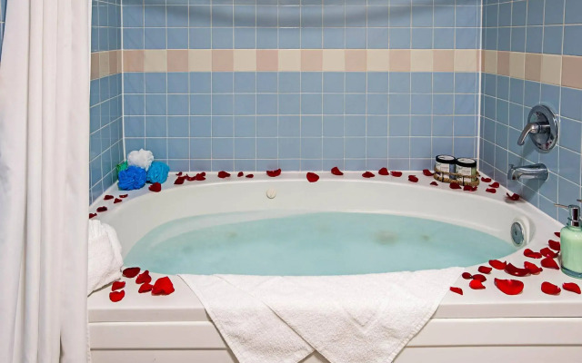 Quality Inn & Suites Kenedy - Karnes City