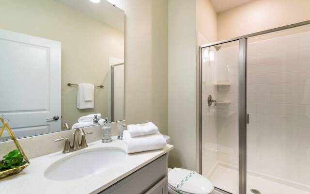 Cool & Modern 4 Ved Storey Lake Pool Home 4911wind