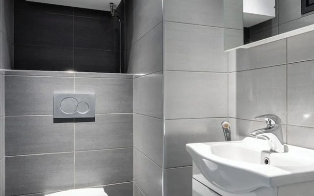 Peaceful 2BR Getaway Cabin at Riihivuori