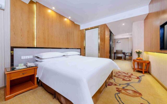 Vienna Hotel Shenzhen Bantian Huawei Tian'an Yungu