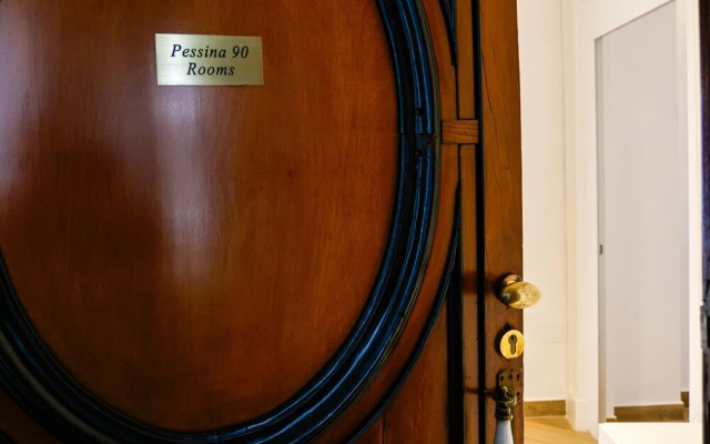 Pessina 90 Rooms in Naples
