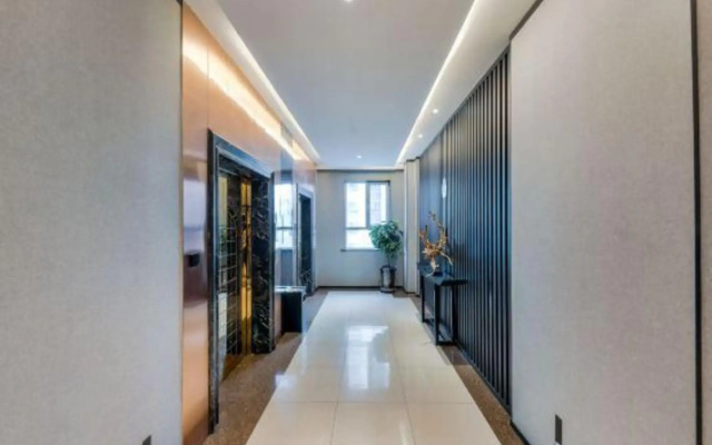 Baishichang Longquan Hotel (Urumqi International Grand Bazamin Street)