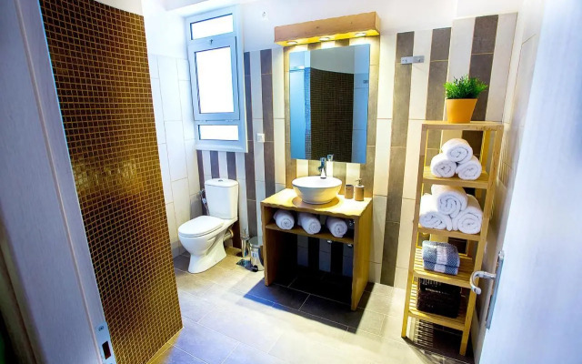 Emerald Suites & Studios