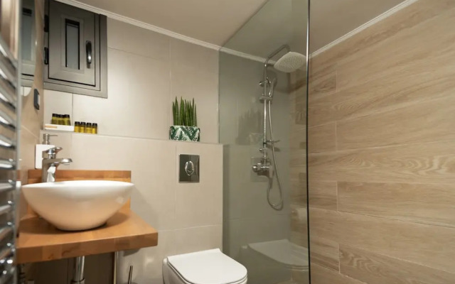 Cattleya Luxury Apartment