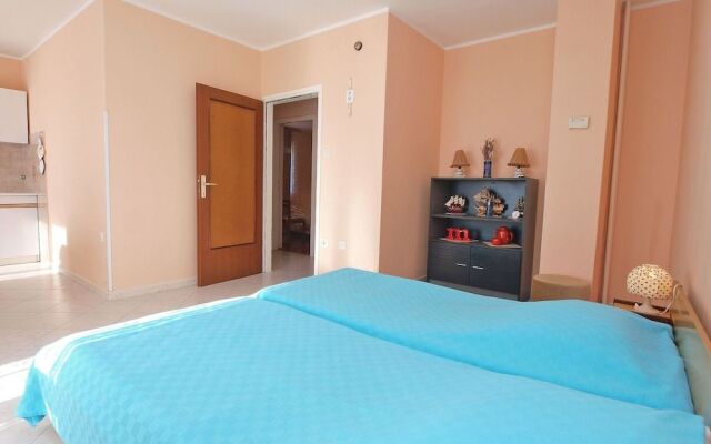 Apartment 757
