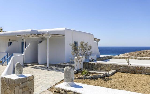 Mesmerising Sea View Lia Residence