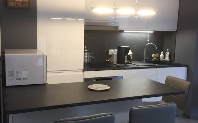 Charming Apartment, Quiet, Hotel Service
