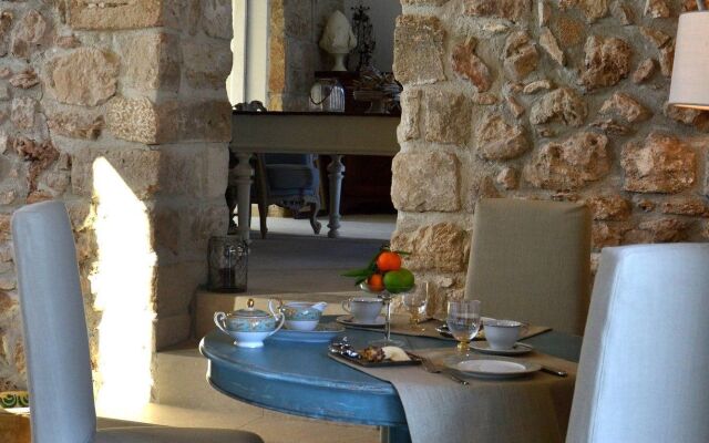 Scilla Maris Charming Suites-Restaurant