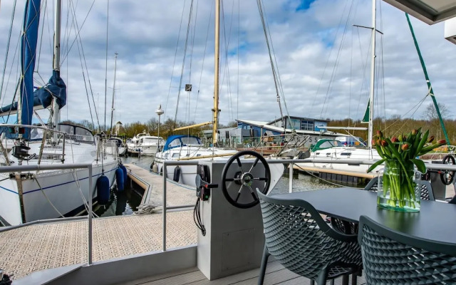 Waterlodge in Kamperland by Veerse Meer