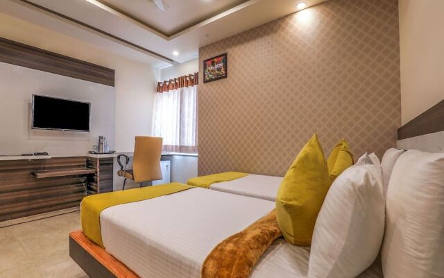 OYO 14474 Hotel Balaji Grand