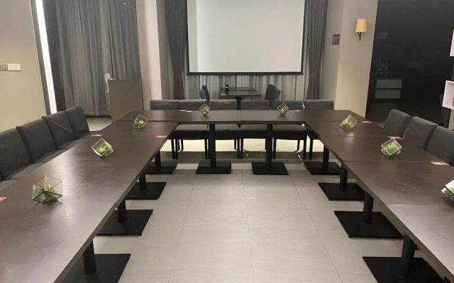 Homeinn Plus Hotel (Shanghai Bund Jinling East Road)