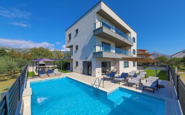 Amazing Home in Kastel Novi With Wifi and 8 Bedrooms