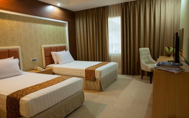 Surabaya Suites Hotel Powered by Archipelago