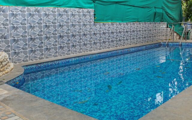 OYO 22692 Flagship Strand Resort