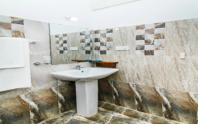 OYO 232 Cinnamon Canal View