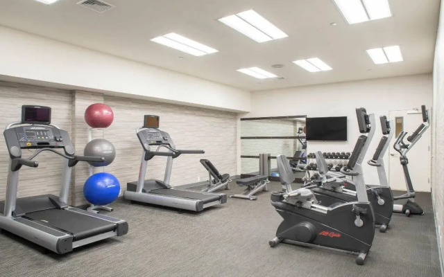 Courtyard New York QueensFresh Meadows