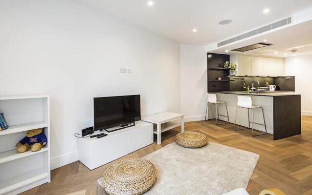 100 New King's Road · Incredible Two Bed Apartment In Parsons Green