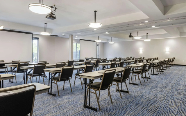 Cambria Hotel Minneapolis Maple Grove