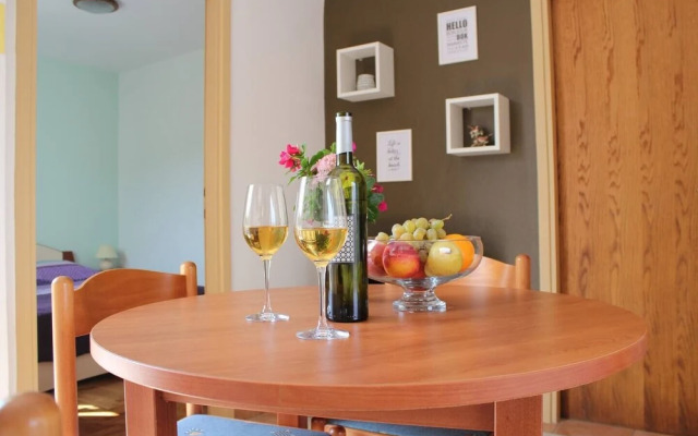 Sea View Apartment Ruza, Sleeps 4