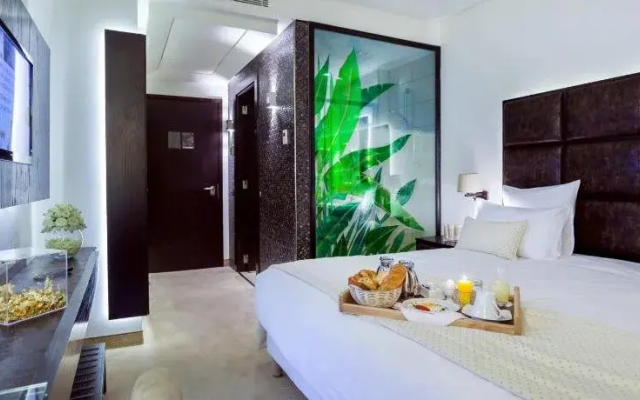Business Hotel