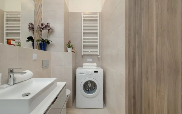 Luxurious Apartment by Renters Prestige